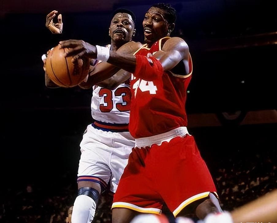 奥尼尔,莫宁,佩顿,白巧克力,沃克,波西,,就这阵容全是名人堂级别.