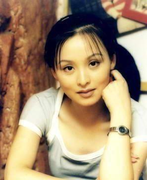 认识一段时间后,李心雨鼓起勇气向孙红雷表白,但孙红雷却不知为何拒绝