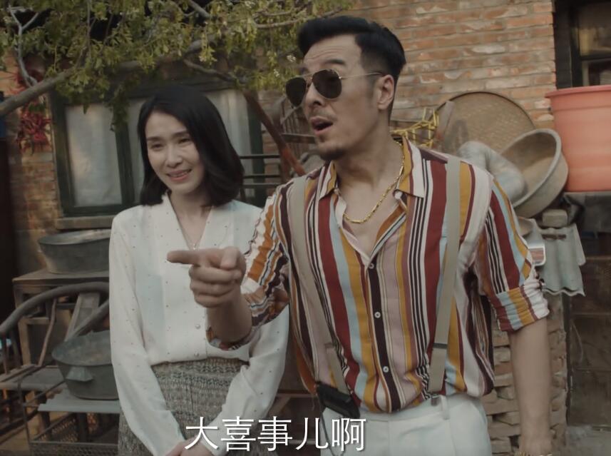 在這裡不得不提到的是,相聲演員李菁,他雖然是以客串的身份,在其中