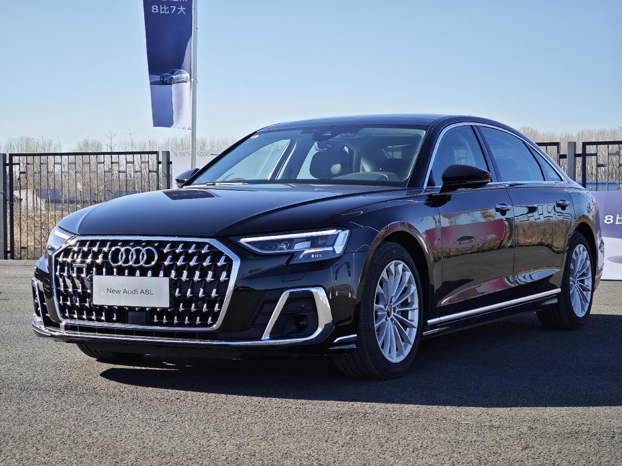 若是以四轮驱动为主要诉求,奥迪a8l 45 tfsi quattro豪华版82.