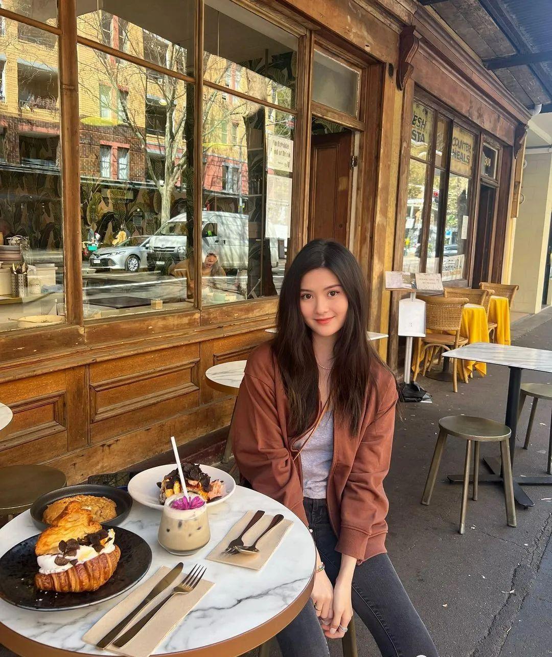 第一名媛这贵妇脸怎么熬完老公又熬子女?