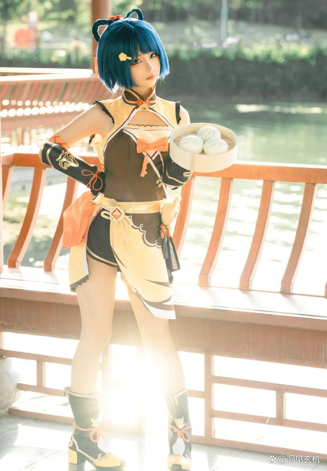 香菱cos美图合集:肉肉学生妹的独特魅力,你准备好舔屏了吗?