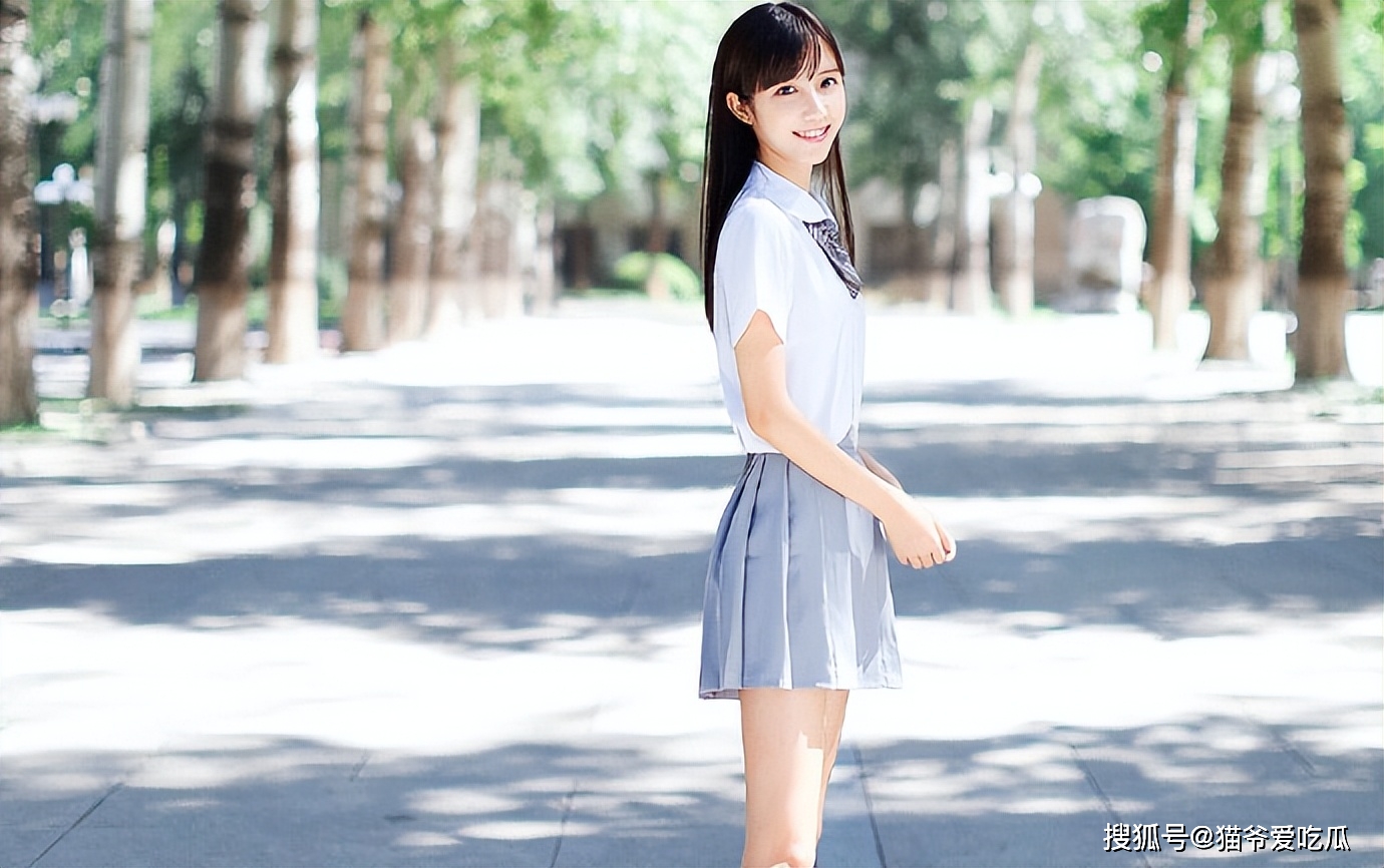 剧版《左耳》李珥扮演者:米咪真名引关注,曾与王思聪传绯闻_网络_作品