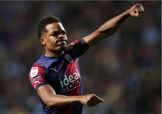 托尼·布朗在对阵罗瑟汉姆的比赛中直接承认西布朗的"丑陋"_胜利_阿尔