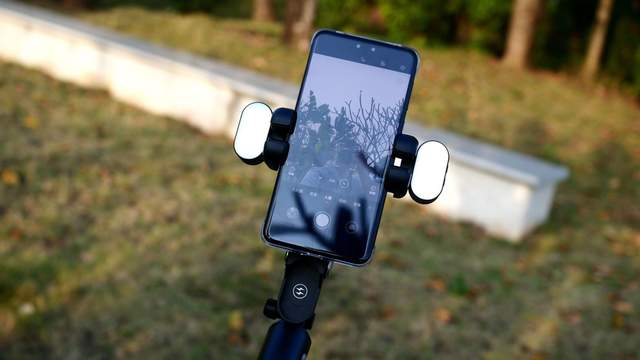 带稳定器的防抖自拍杆,支持AI人脸追踪:奥川M2 PRO体验