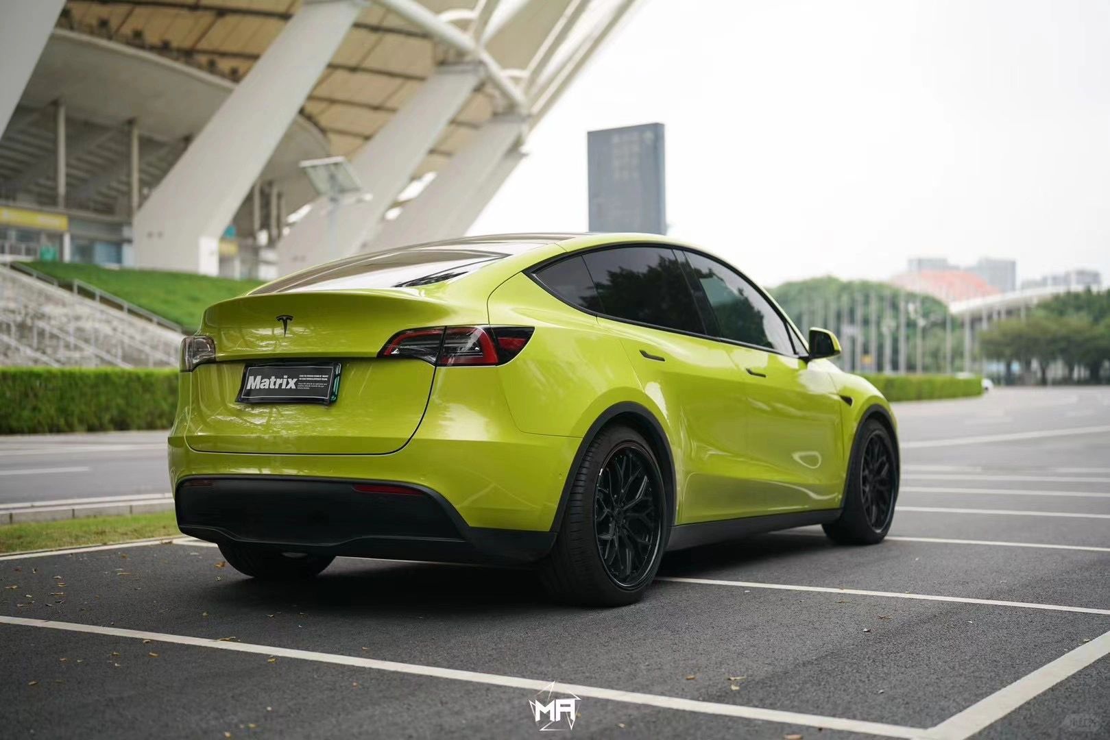 特斯拉modely矩阵改色膜赛博青柠,时尚不拘一格_#matrix