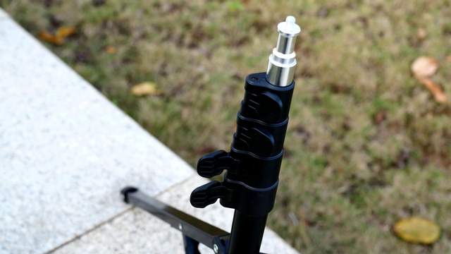 带稳定器的防抖自拍杆,支持AI人脸追踪:奥川M2 PRO体验