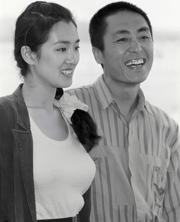 高考三次落榜,婚姻两次失败,与张艺谋有着一段往事_角色_影后_电影