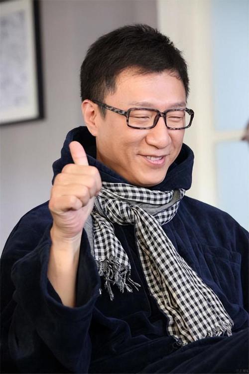 丁嘉丽:为孙红雷向导演下跪,两段婚姻伤人伤己,如今信佛养老_女生