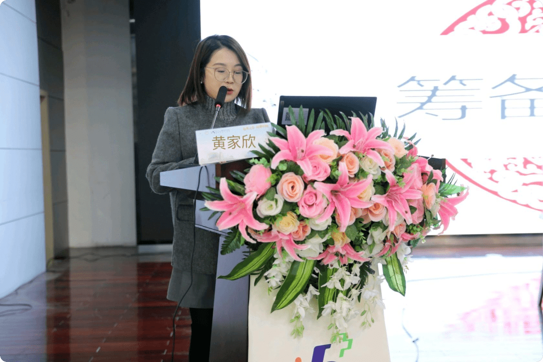 张洁主任宣读了选举办法,推荐陈姗姗,王艺鹏为监选人