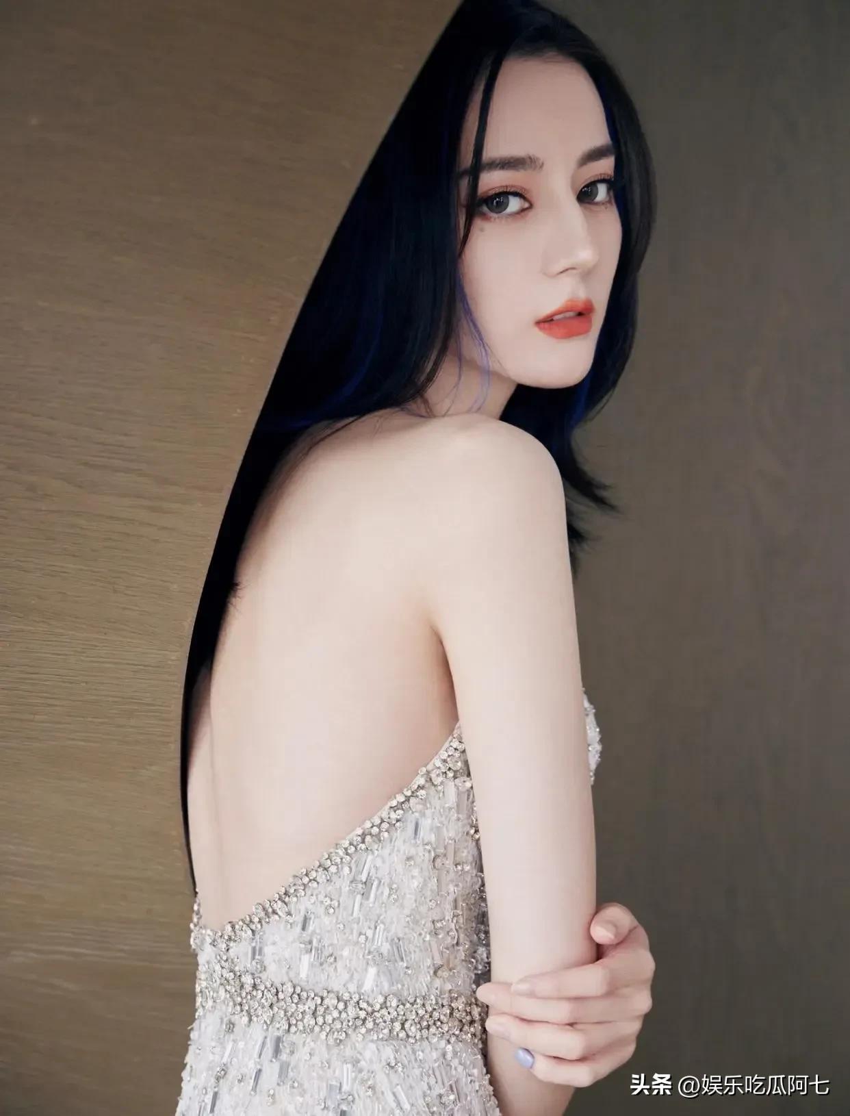 迪丽热巴性感美照强悍来袭,你能扛得过几张?_美人_美女_五官