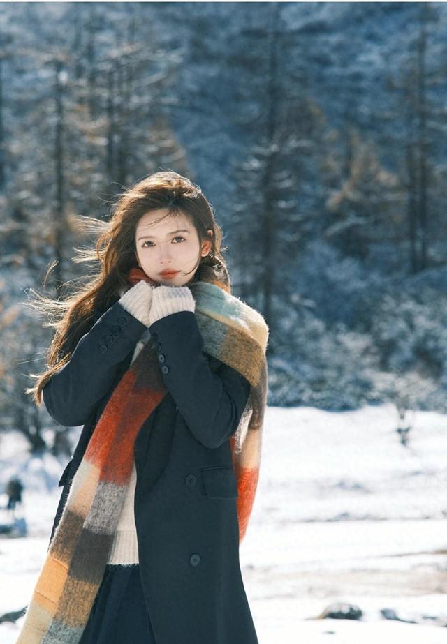 冬天拍照,试试这9个拍照姿势,照片上镜出片有氛围感_镜头_自然_雪花