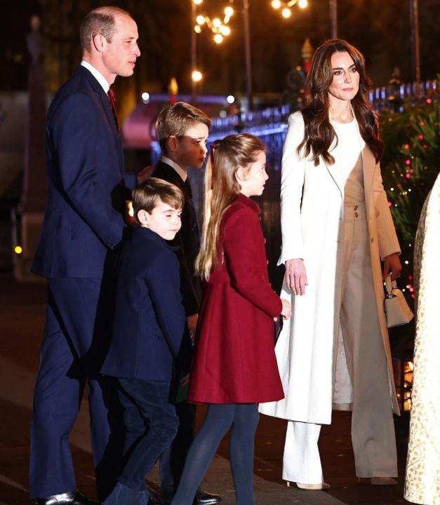 凯特一身白扮酷,三个孩子乖巧_时尚_王储_整场