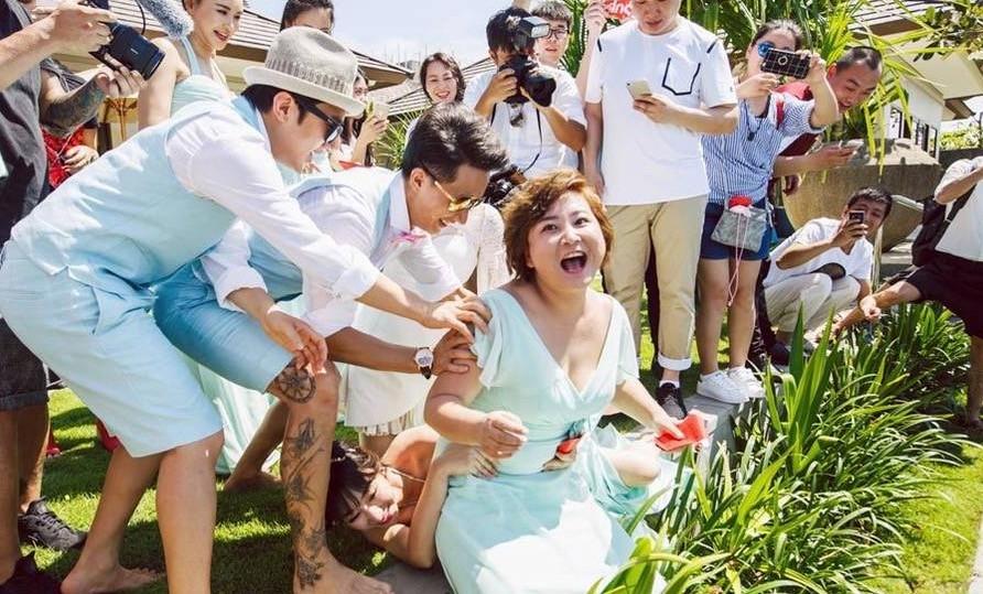 柳岩被娱乐圈孤立?从性感标签到婚闹事件,她经历了什么?