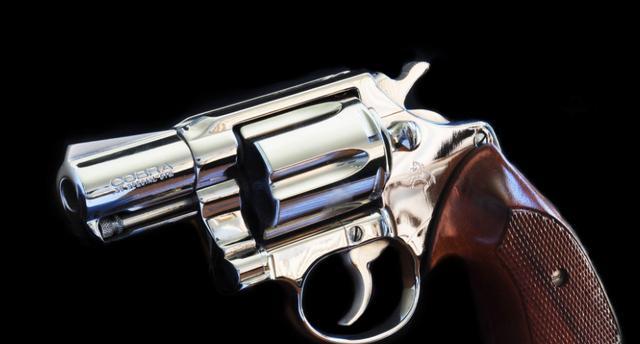 左轮手枪的气浪真的能够切掉手指么?