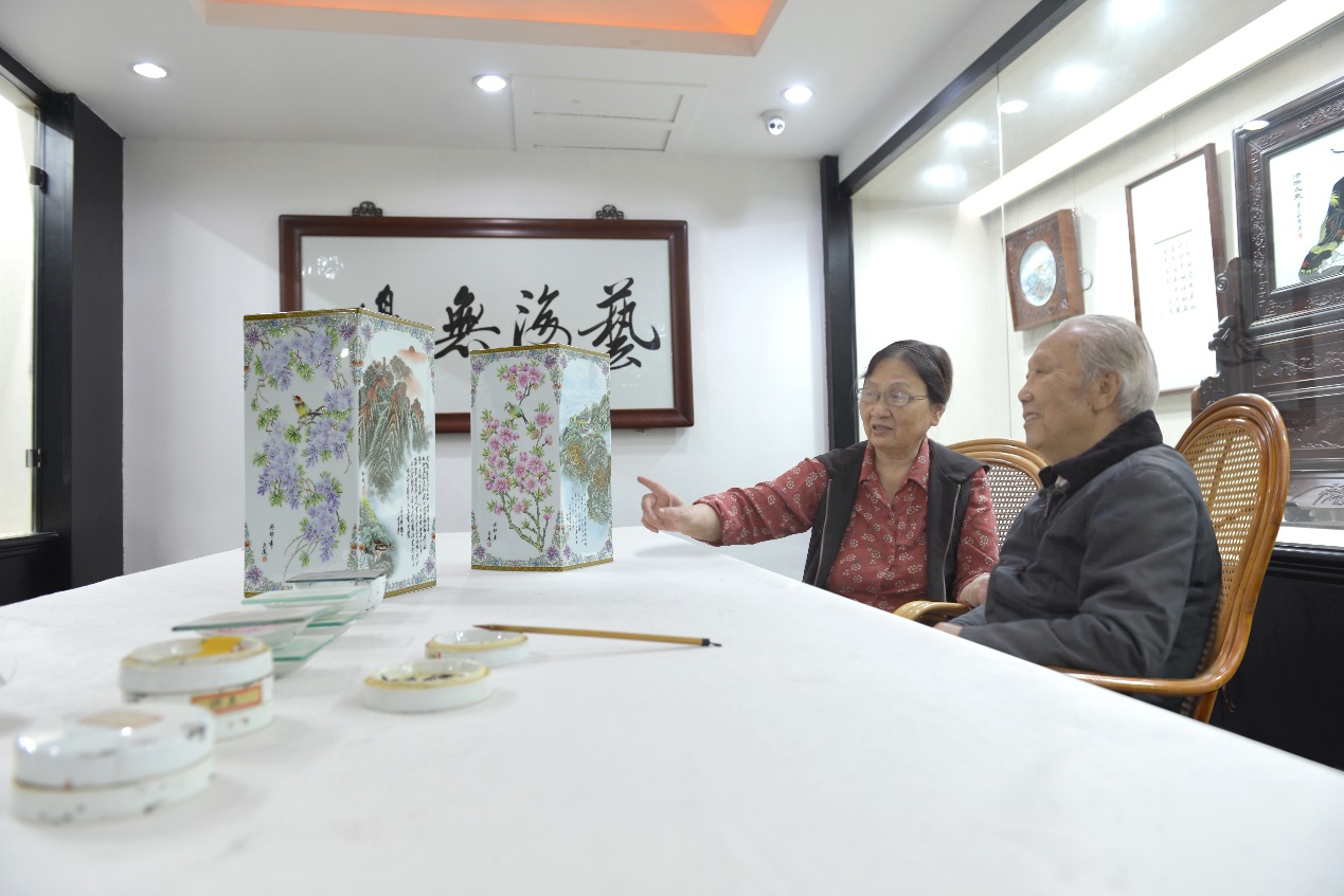 国瓷202318山河颂19伟人尊在千年瓷都景德镇张松茂艺术馆亮相