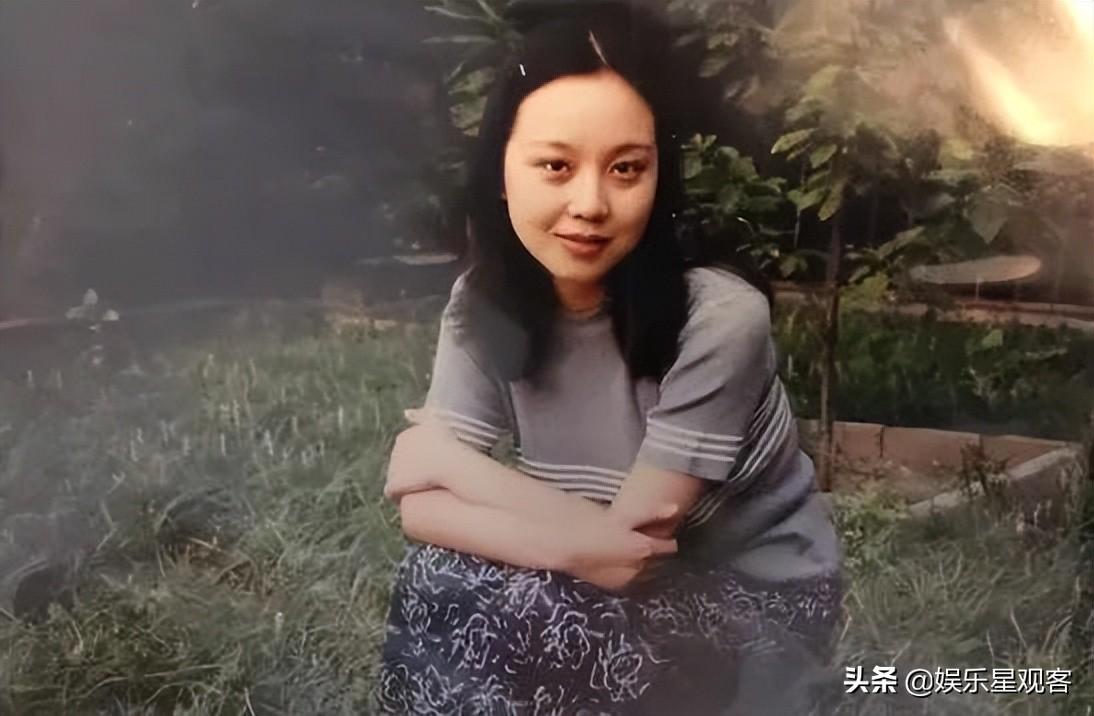 離婚18年,鄒偉娶賢妻良母,閆妮卻至今未婚,她究竟在