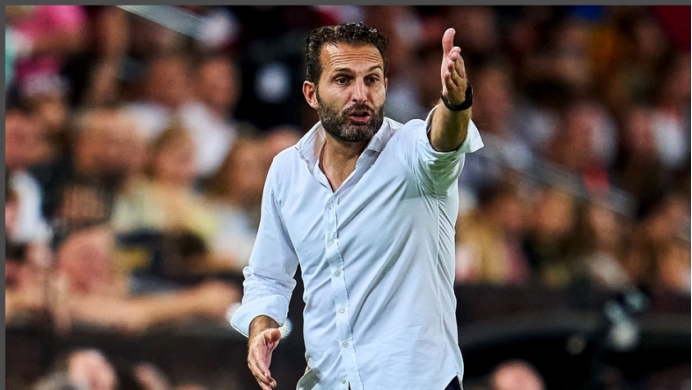 巴拉哈教练在对阵