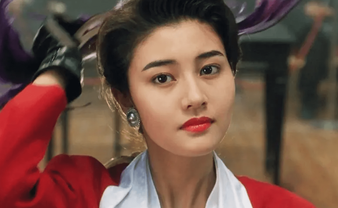 性感港姐"李嘉欣":为嫁豪门不择手段,如今已活成一个"笑话"_倪震