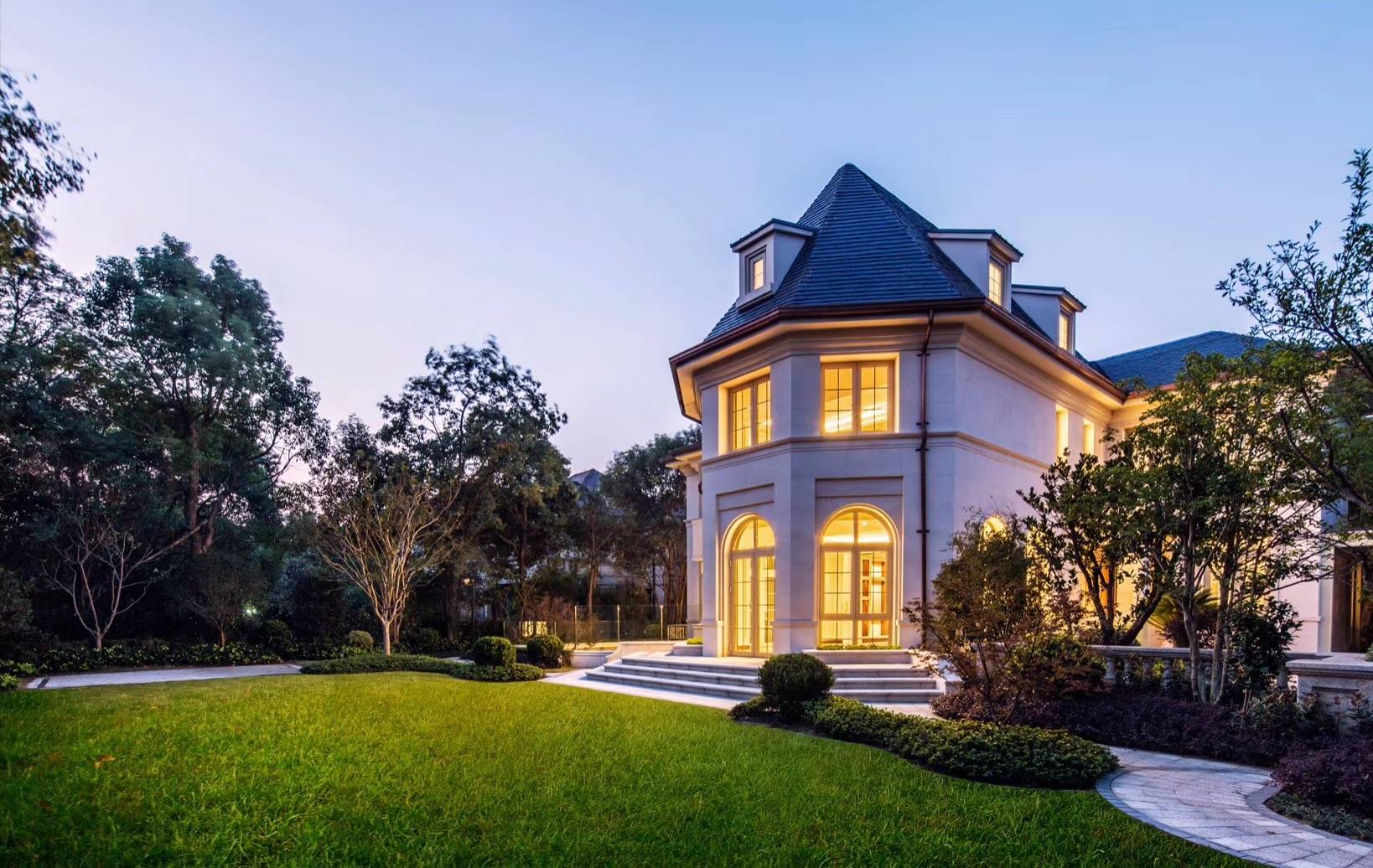 (佘山61上海晶园三期)售楼处24小时热线电话_售楼中心_地址_配套