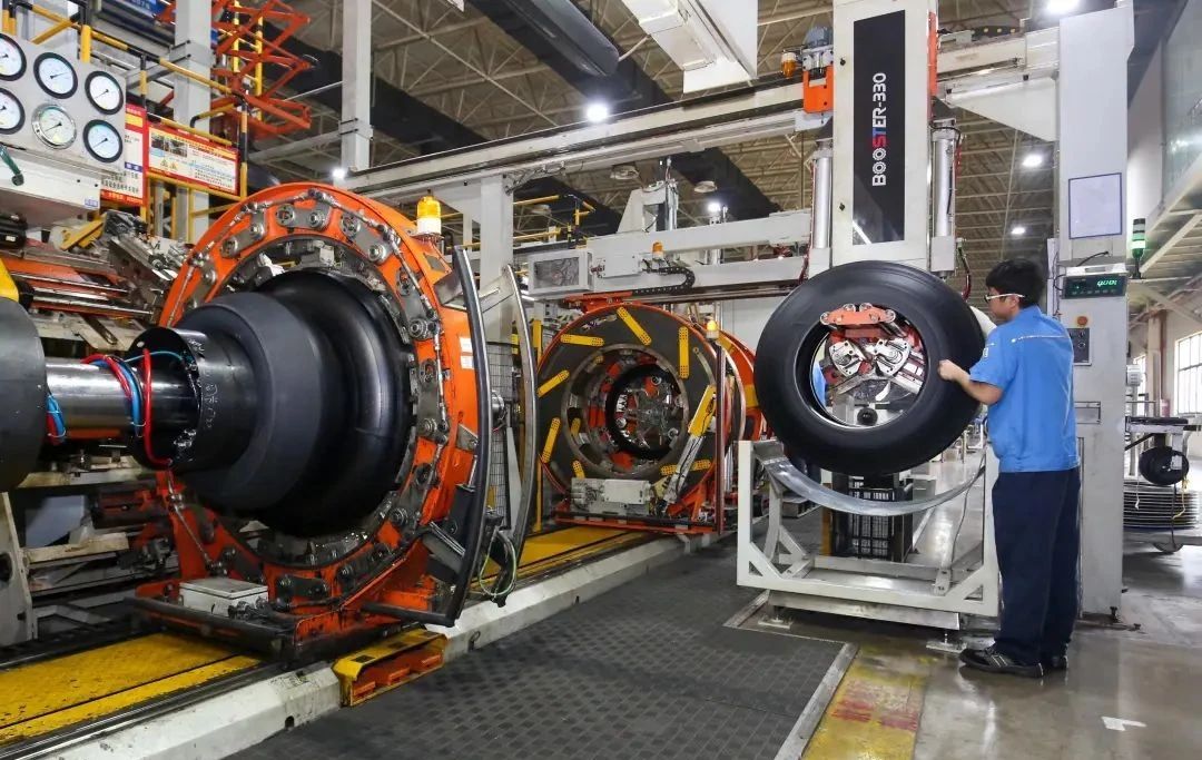 贵州轮胎股份有限公司:订单旺 生产忙_车间_智能化_工人