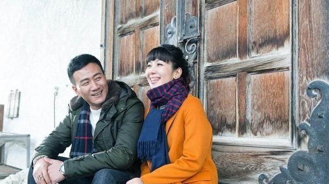 卢芳:嫁大4岁胡军,低调恩爱23年,儿子干妈叫刘嘉玲_话剧_关系_妻子