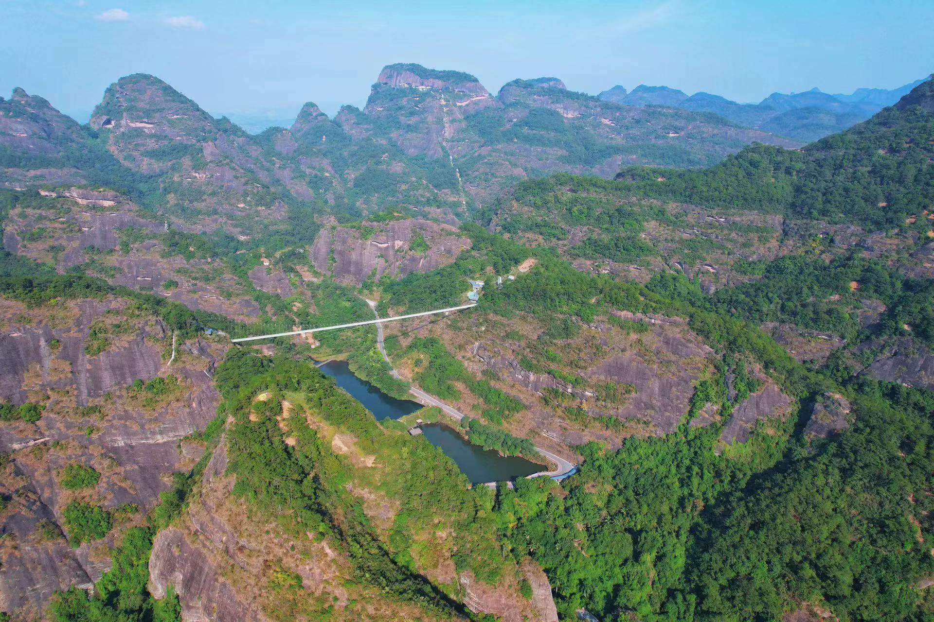 名相李綱,明朝旅行家徐霞客等名人曾慕名遊覽題詠,跟著古人的腳步,一