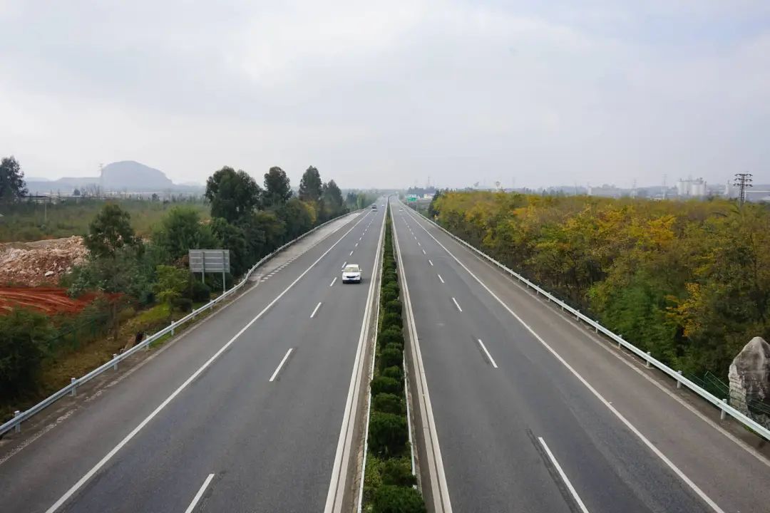 曲靖到昆明这条高速预计明年年底开通!