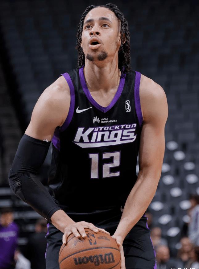 nba球星联合女友谋财害命,分手后还在打比赛,比莫兰特还嚣张_钱斯