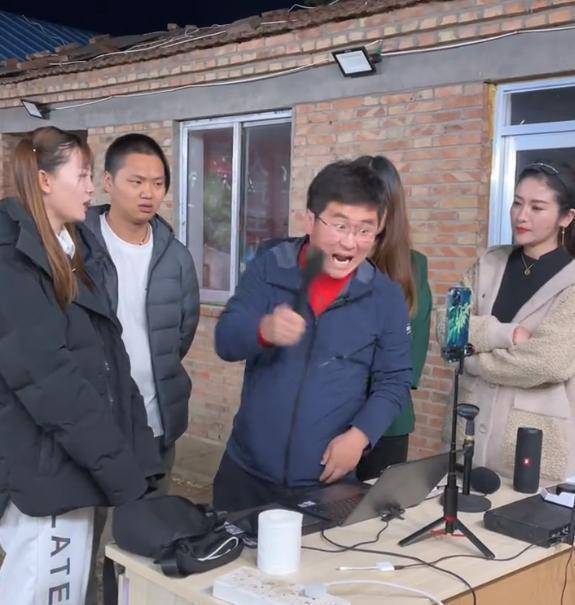 "笑神"姜涛团队解散,业绩差责怪员工,反被员工指责不称职_直播_网友
