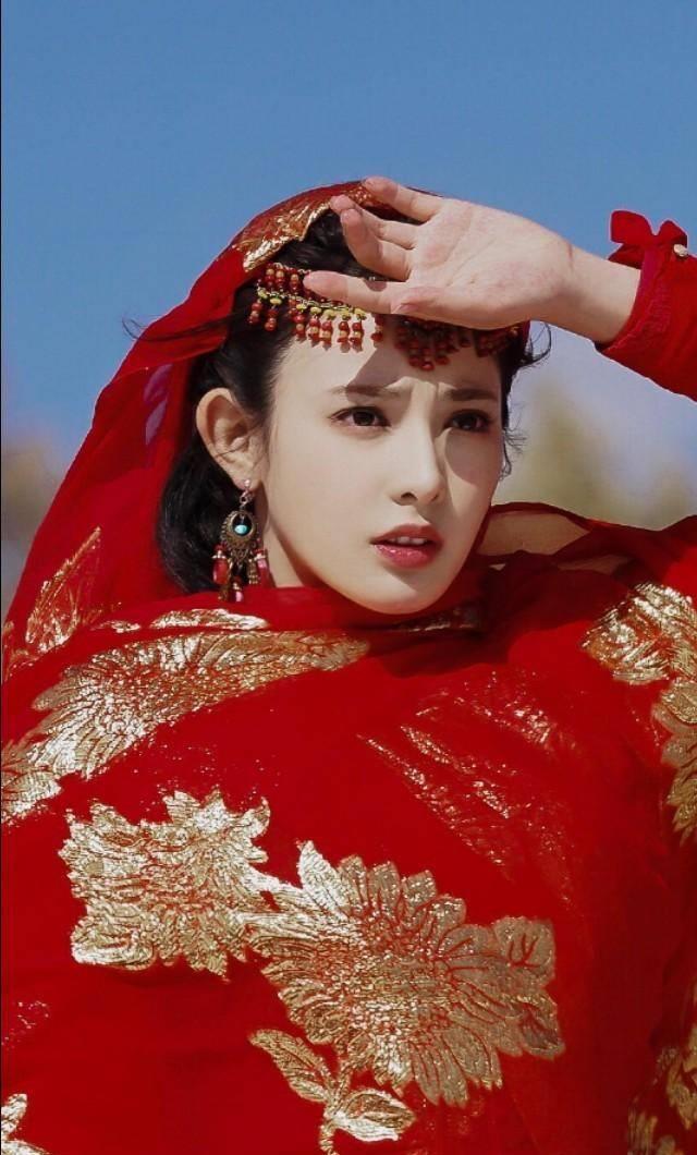 锦觅(杨紫)《白蛇传》白夭夭(杨紫)《青云志》陆雪琪(杨紫)《大唐荣耀