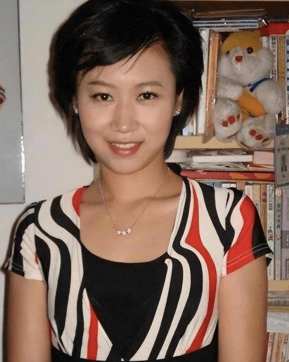 魏笑:24岁成知名主持,仅当一天新娘就离世,成父亲余生之痛_梦想_祁骥