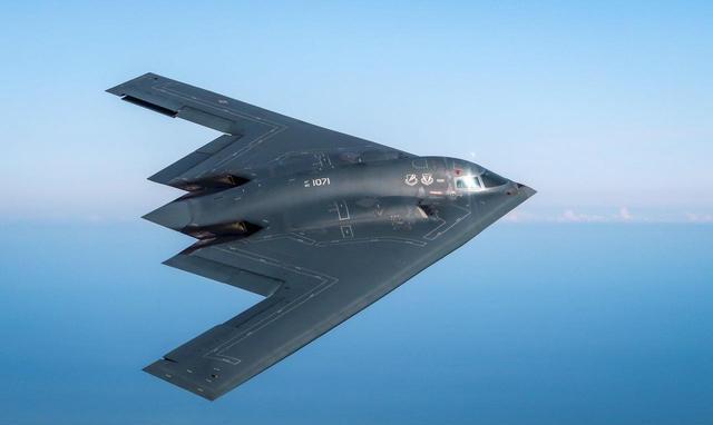 如果20架b2轰炸机倾巢而出,哪国能挡住?