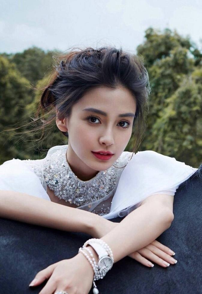 假哭的热巴,僵硬的金晨,来看看不整不尬的蒋欣,哭戏堪称教科书_毛晓彤