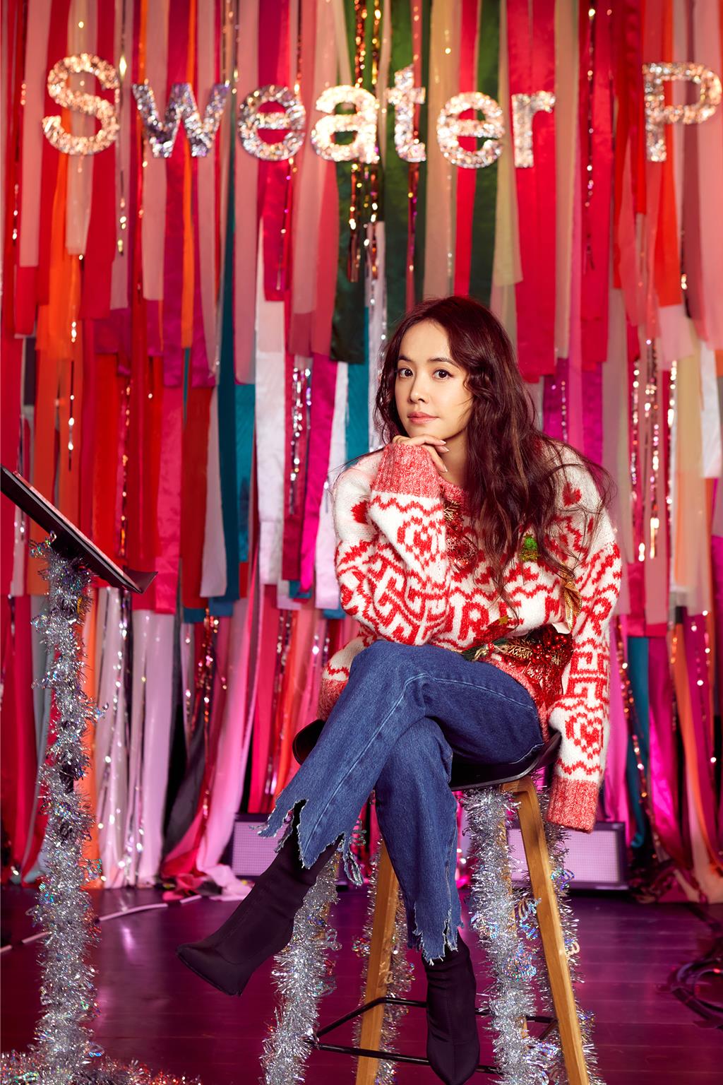 蔡依林泪腺松了 送歌迷爱的抱抱_jolin_毛衣_演出