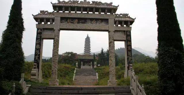 山西這座千年古寺,內有樓塔歷史悠久,比西安大雁塔還早130年_萬固寺