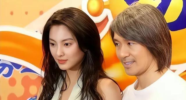 张雨绮冯绍峰在安徽参加电影开机素颜出镜,网友:长得很普通_冯小峰