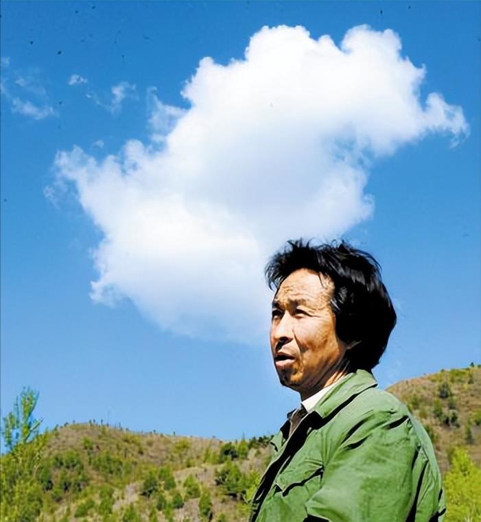 北大硕士隐居深山11年,富豪同学驱车看望,嚎啕大哭:要钱跟我说_王青松