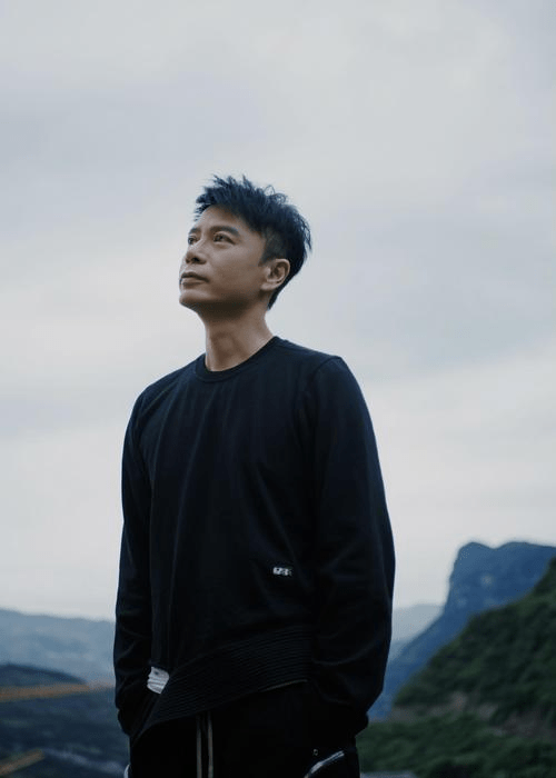 香港男歌手李克勤图片
