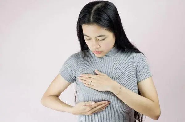 乳房长小疙瘩是乳腺疾病吗?胸部变化的这3个谣言,要注意了