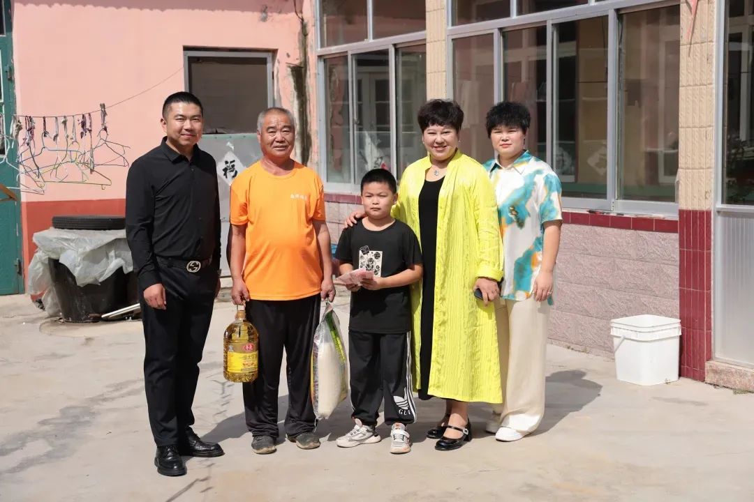 "童"立鸿鹄志·"助"梦赢未来 ---第236所尚赫公益学校揭牌_爱心