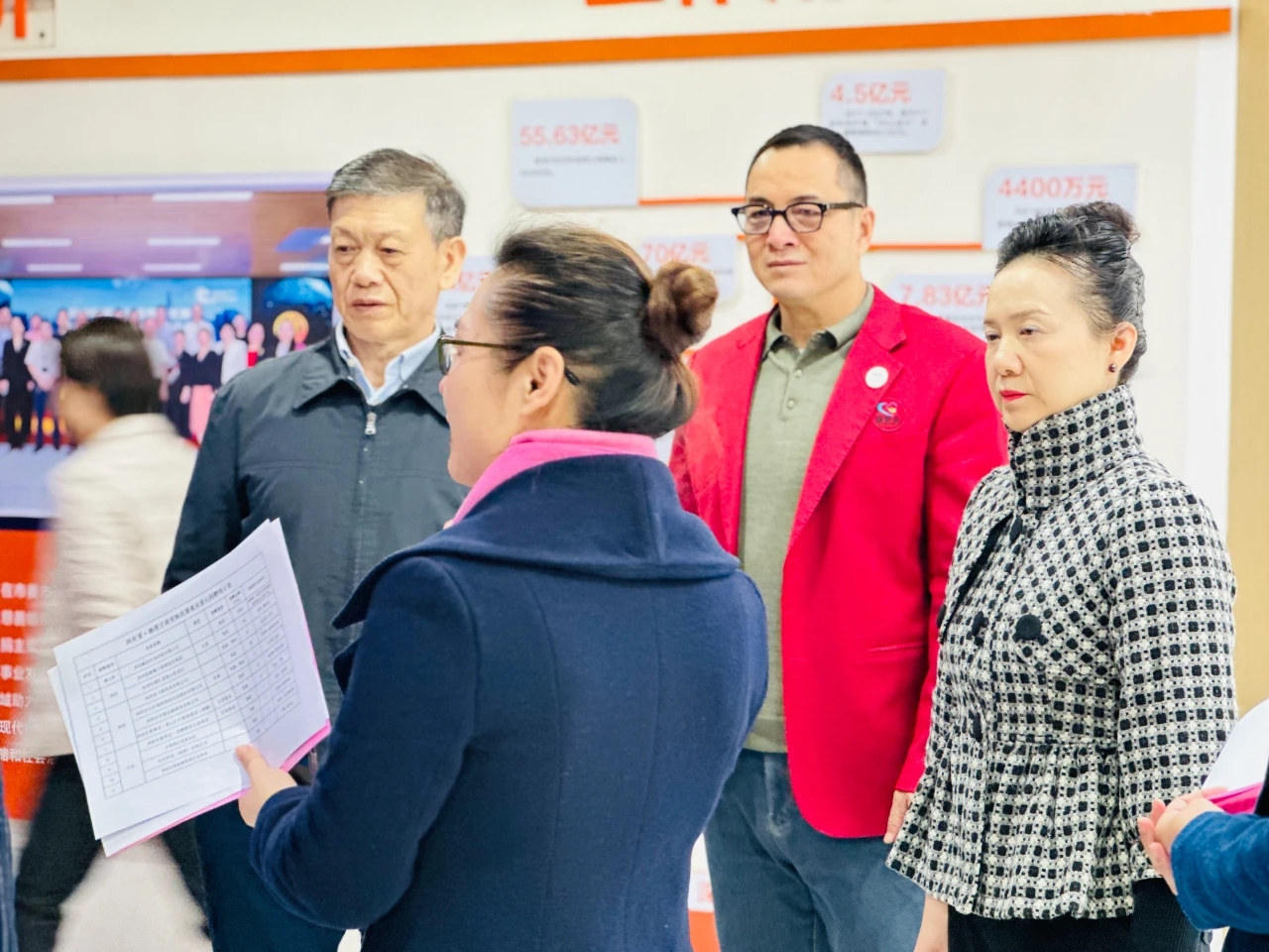 (德爱会会长祝圣杰与深圳市民政局副局长杨浩勃共谈未来慈善发展)(德