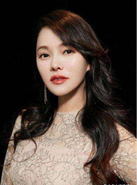 如今52岁却被宠成公主,拥有伊能静有多香_秦昊_苏芒_照片