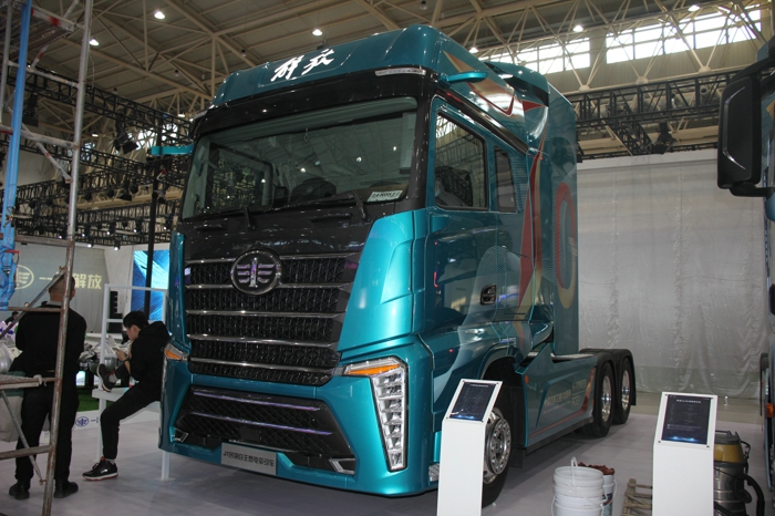 解密解放j7燃电牵引车:为何成新能源重卡全工况霸主?_搜狐汽车_搜狐网