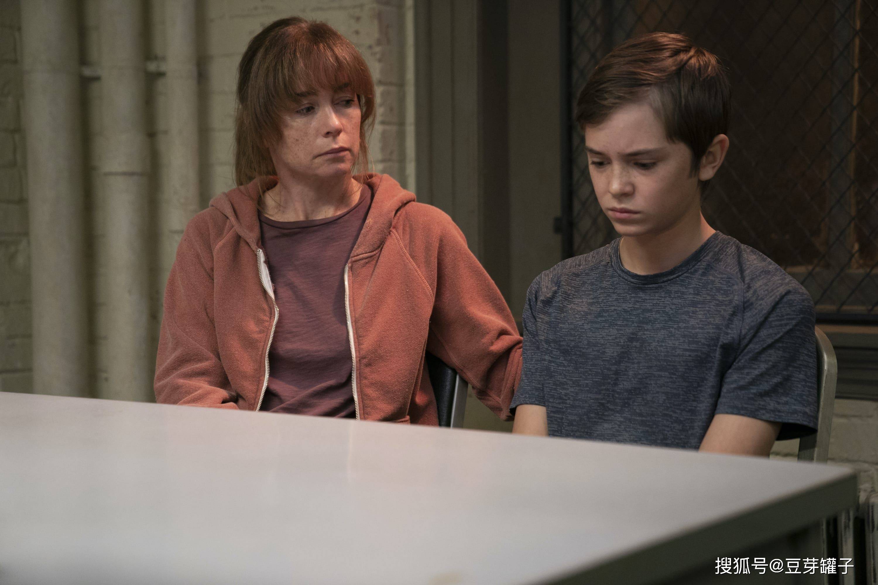 原创67高分美剧《东城梦魇》,一场禁忌之恋引发的悲剧,10万人给五星