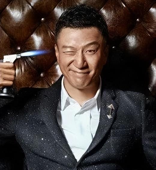 谢贤说起拍"赌片专业户"的港星,大多数观众第一时间想到的会是周润发.