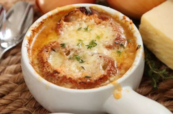 法式洋葱汤,是寒冷冬季的绝佳美食