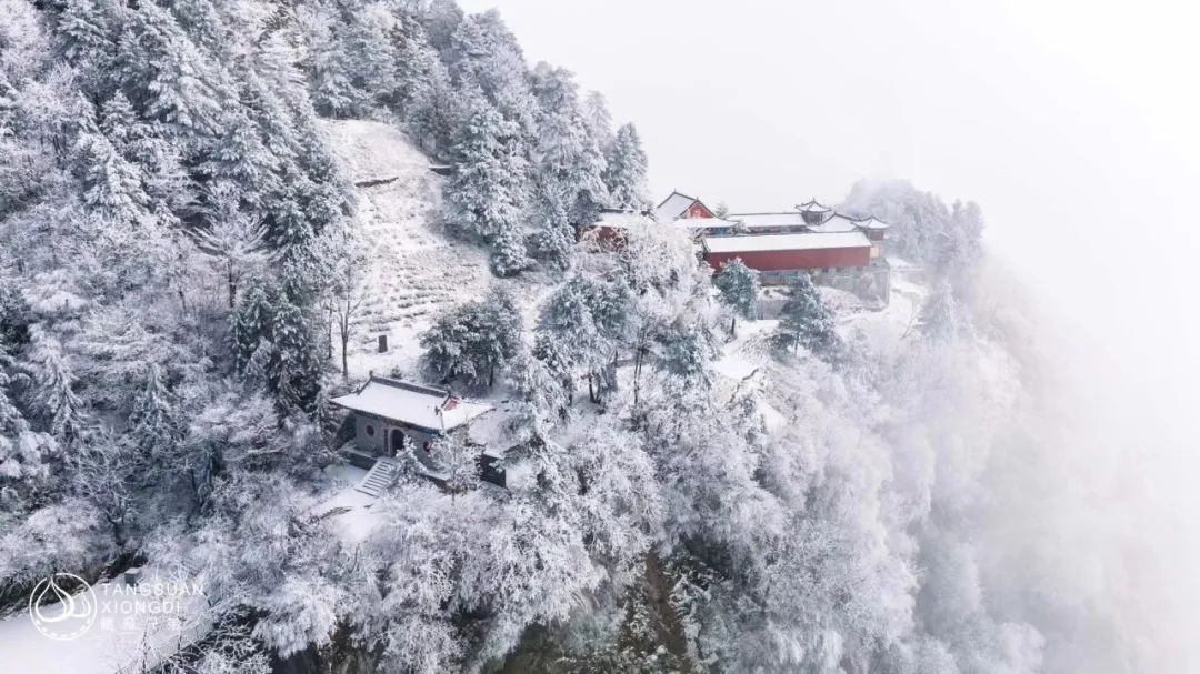 铜钹山雪景图片