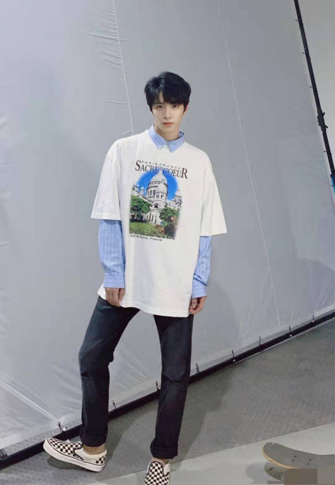 刘耀文撞脸王俊凯,粉丝都被照片骗到,不愧是李飞选中的男人_实力_长相