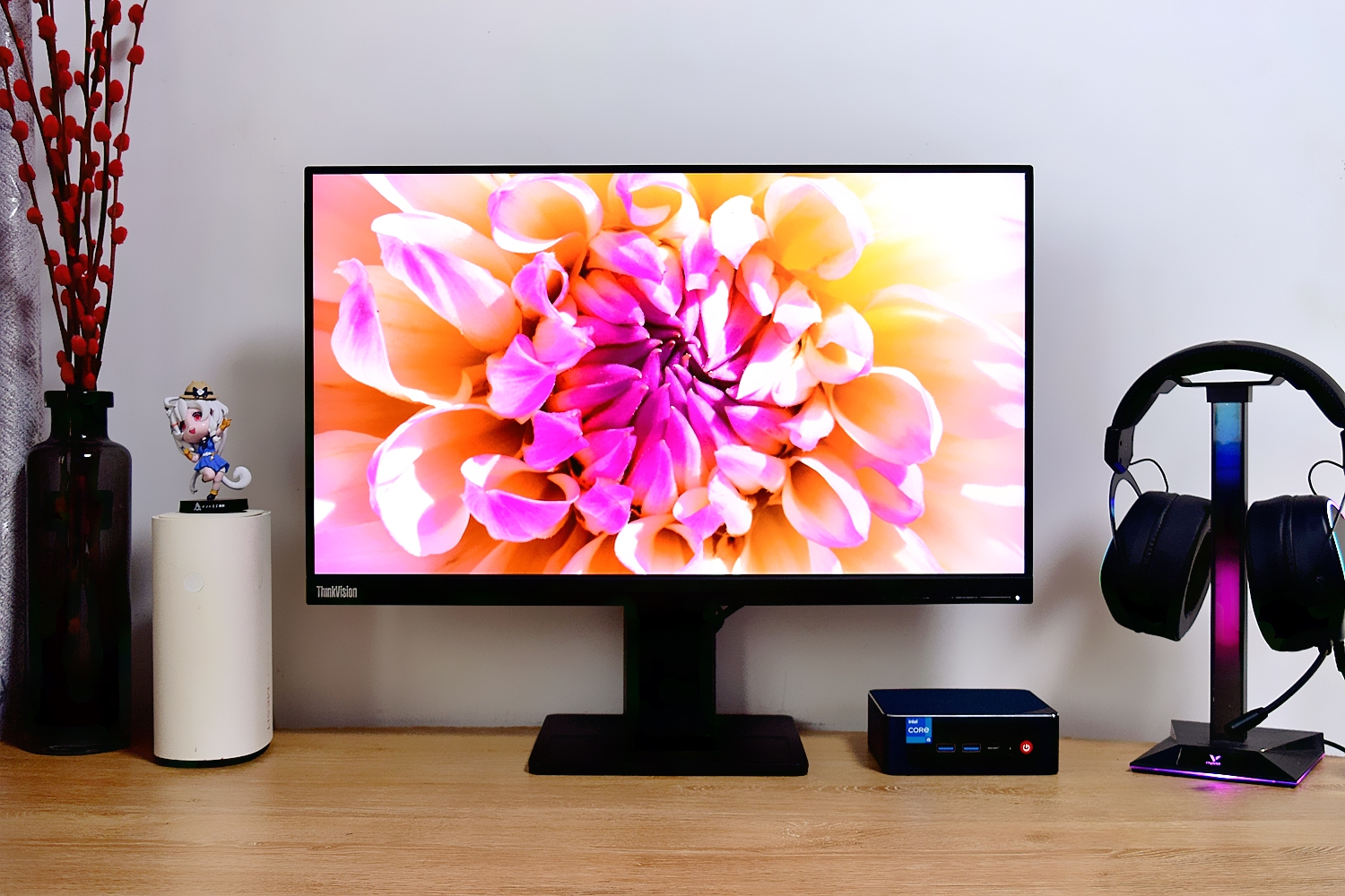 显示清晰细腻,即使十分靠近屏幕观看也不会有"颗粒感",能够满足用户